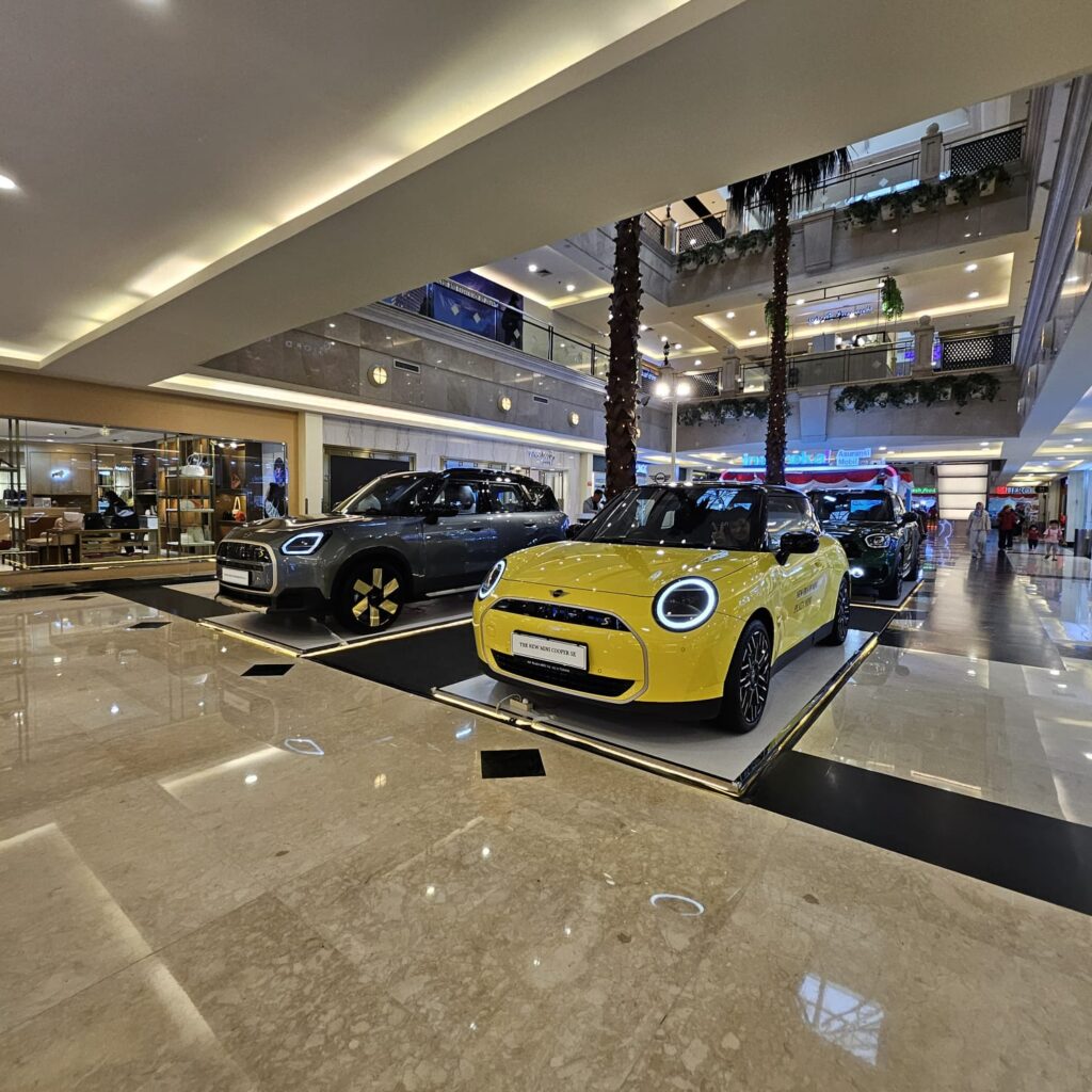 mini coope jakrata puri indah mall
