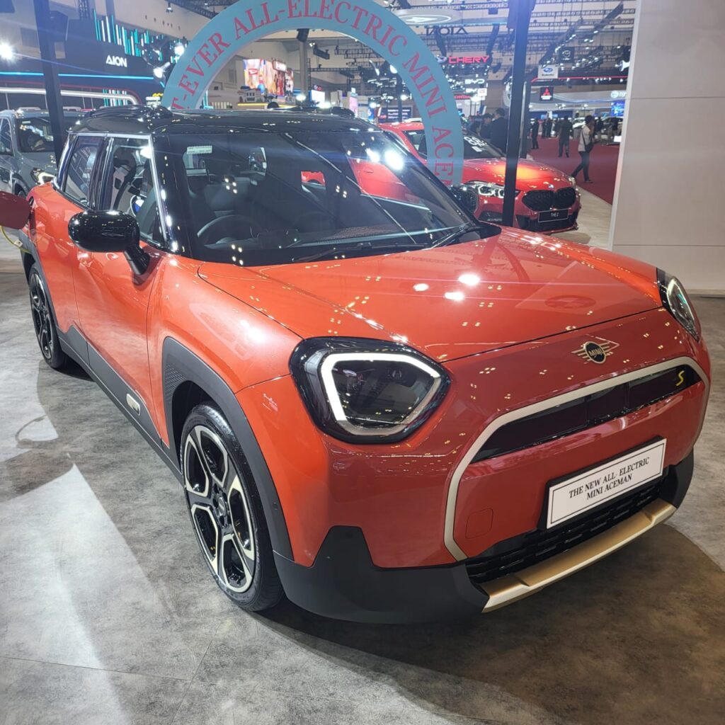 mini cooper ev mini aceman
