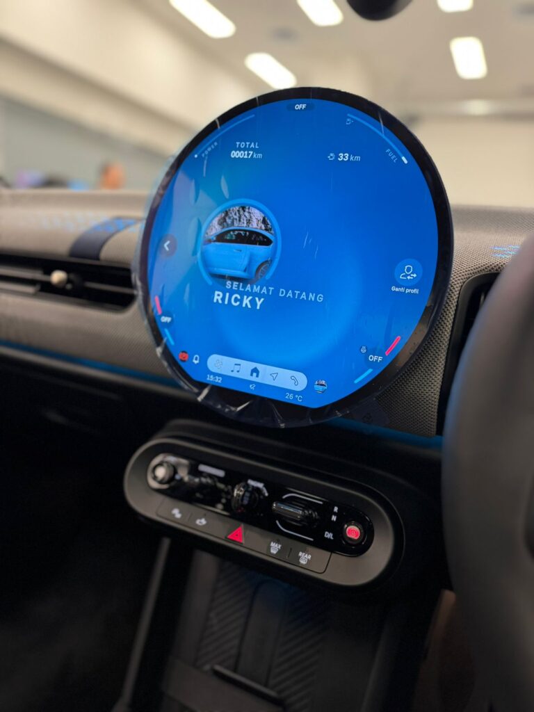 mini 3 door se electric 2025