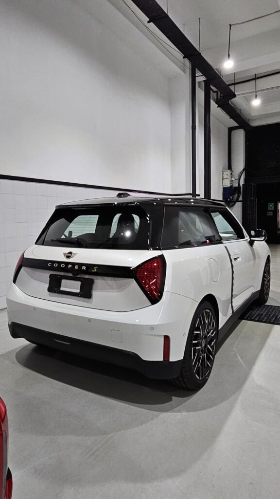 mini cooper 3 door electric mobil listrik 