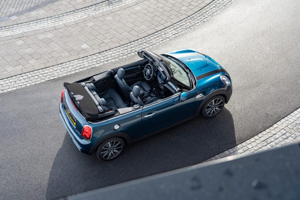 spesifikasi mini cooper cabriolet sidewalk harga