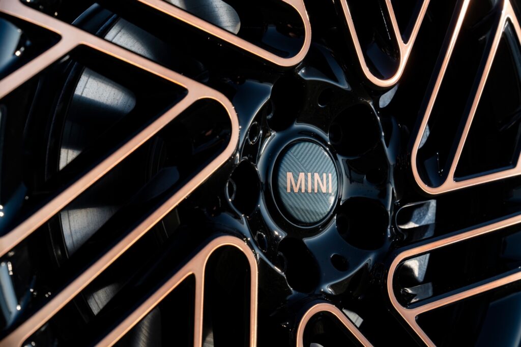 spesifikasi mini clubman final edition di indonesia