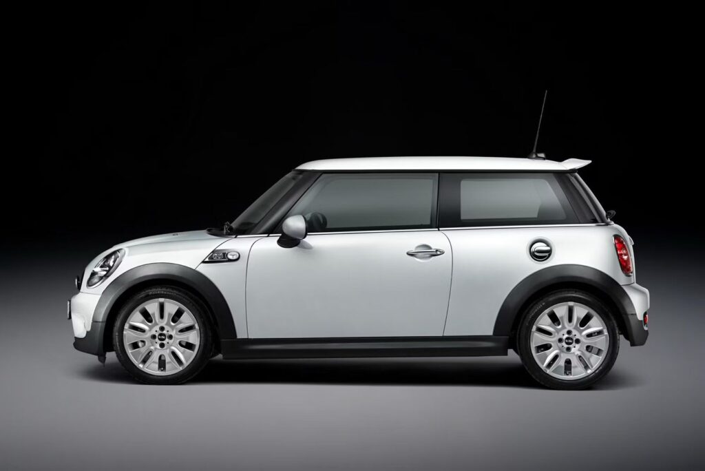 MINI Cooper Camden & Mayfair Edition: Hanya 35 di Indonesia