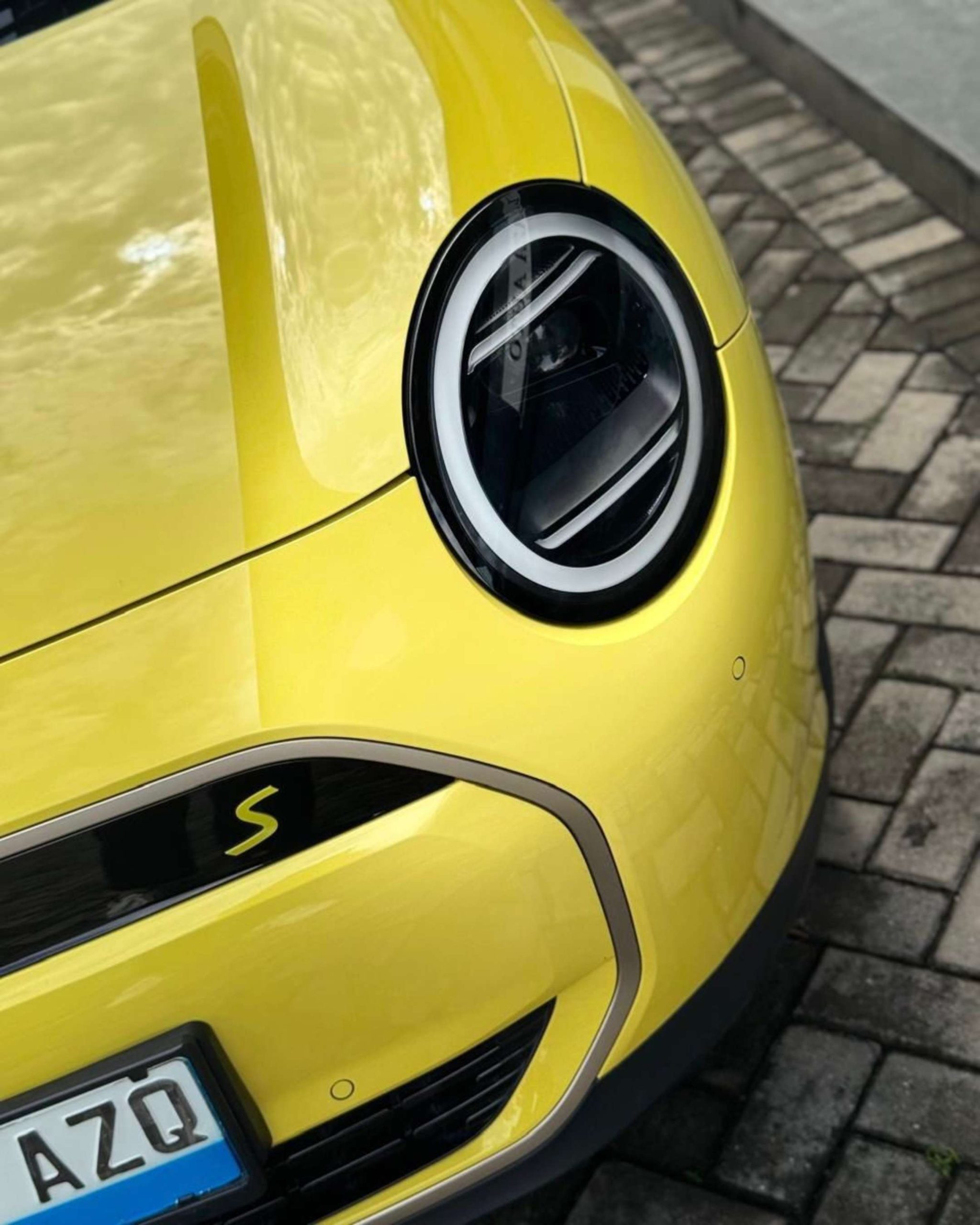 MINI Cooper Electric Sunny Side Yellow Eksterior Samping