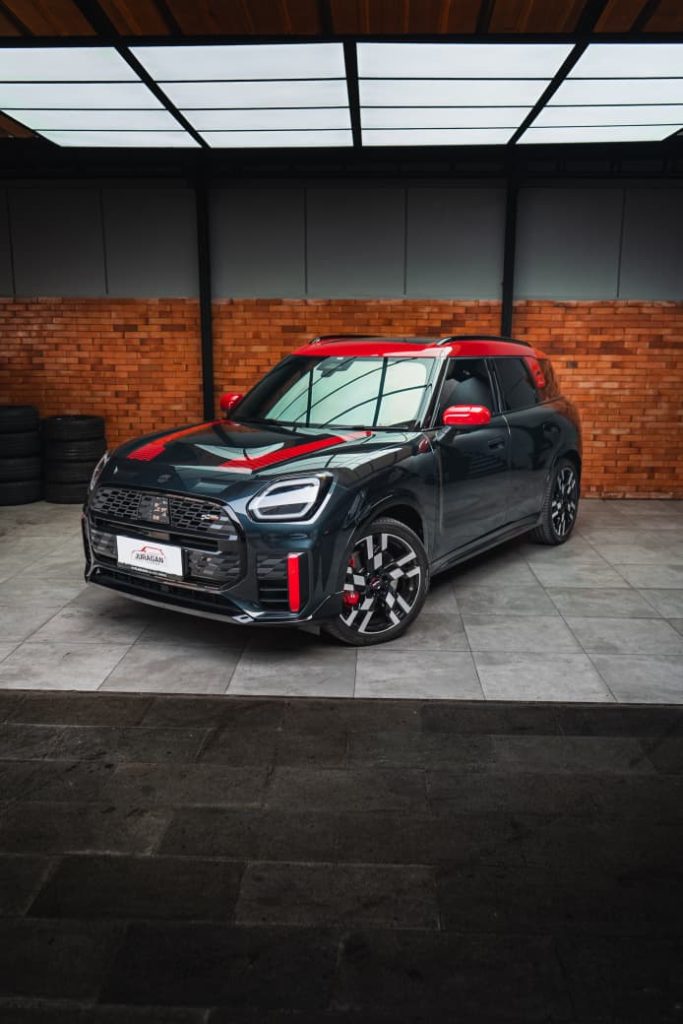 MINI Countryman JCW Legend Grey
